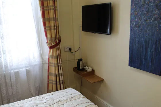 Barry House bedroom - photo 17