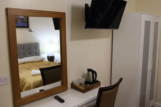 Barry House bedroom - photo 27