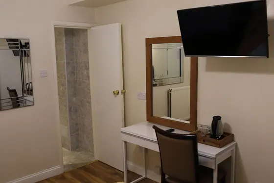 Barry House bedroom - photo 29